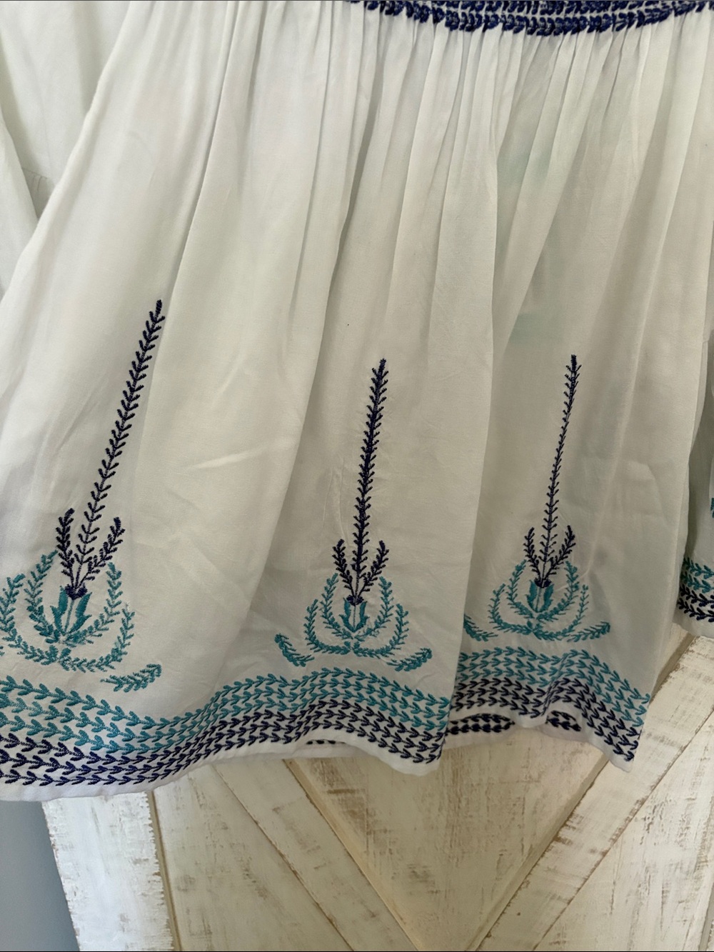 NWT Hazel Embroidered Off-Shoulder Peasant Top - Picture 8 of 13